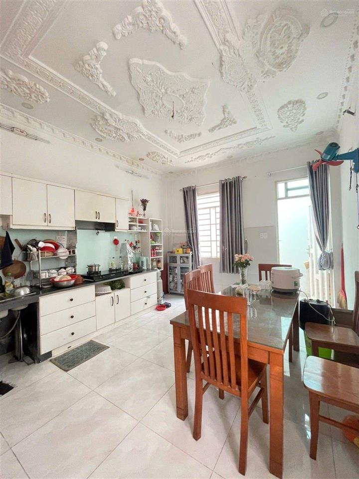 Chủ ngộp chốt nhanh.
nhà bè đào tông nguyên giá mới chỉ 4,1 tỷ. 2 tầng 74m2 hẻm thông kdc thusun
