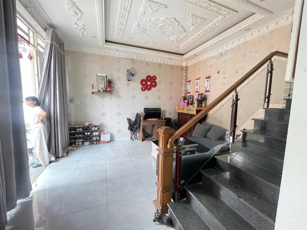 Chủ ngộp chốt nhanh.
nhà bè đào tông nguyên giá mới chỉ 4,1 tỷ. 2 tầng 74m2 hẻm thông kdc thusun