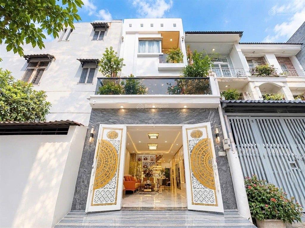 Nhà mới 3 tầng hxh thông kế bên cục thuế huỳnh tấn phát quận 7. dtsd  150m2 4pn . chỉ 8đ hơn