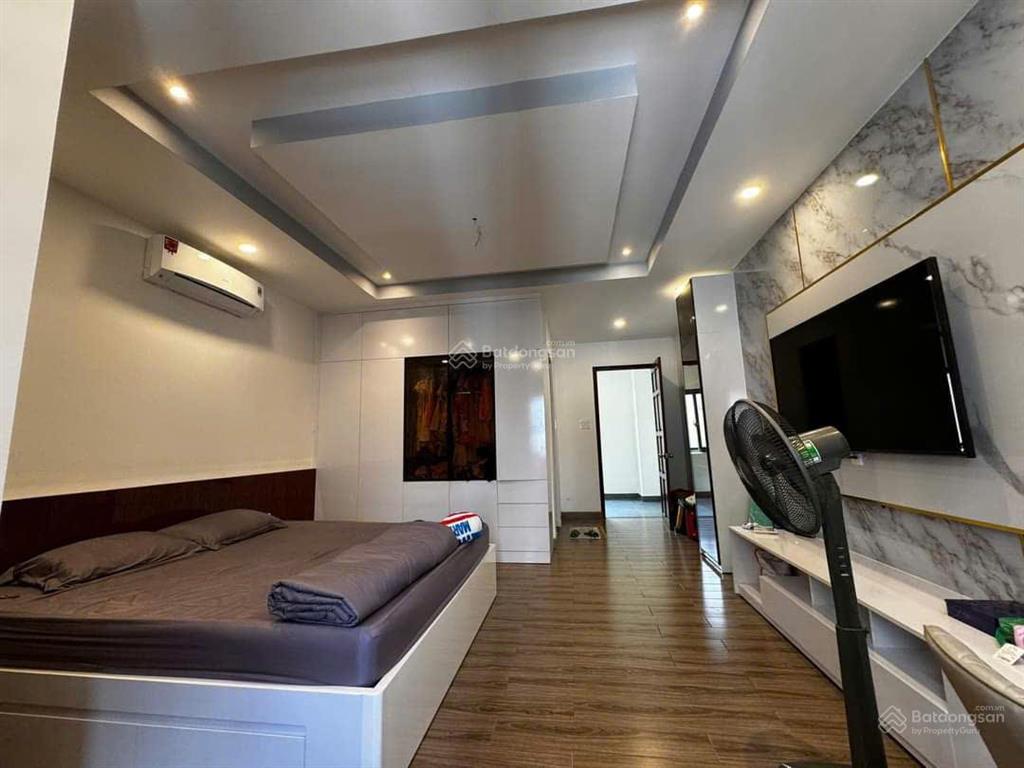 Hẻm 8m  373/ lý thường kiệt  5 tầng, 5x18m  cho thuê 35tr/tháng