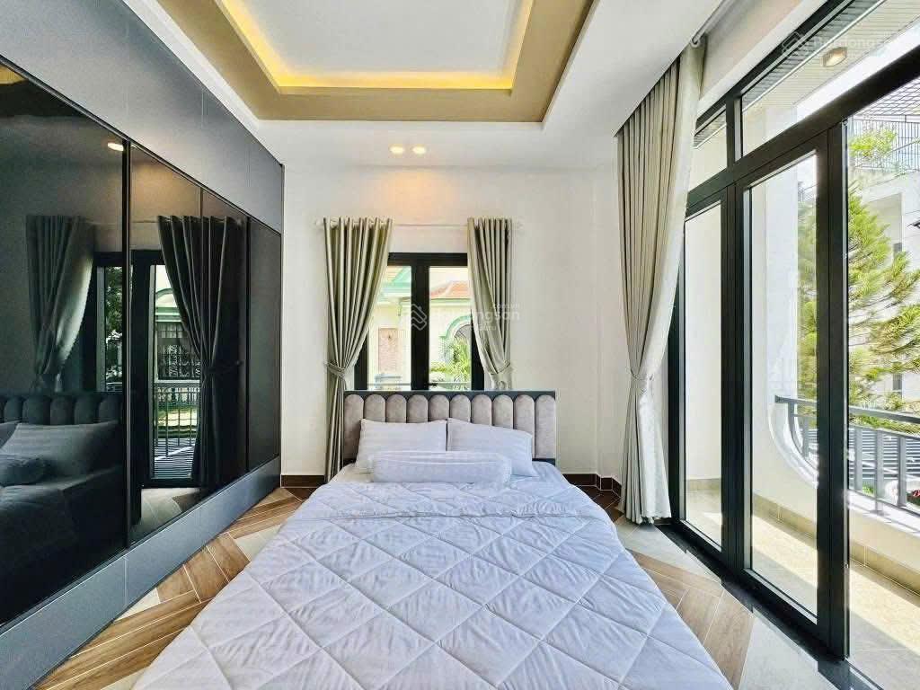 Biệt thự, hẻm 8m  khu vip tân sơn nhì  8x13m, 3 tầng  cam kết chuẩn 100%
