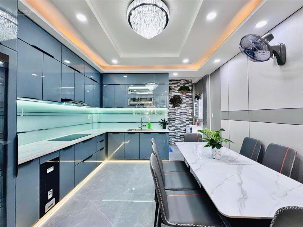 Đường 12m  khu vip hoàng hoa thám  5 tầng, 5x15  cam kết chuẩn 100%
