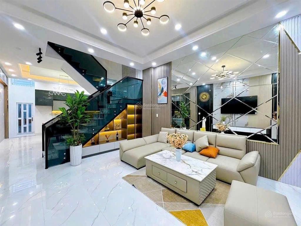 Đường 12m  khu vip k300  5 tầng, 5x19  cam kết chuẩn 100%