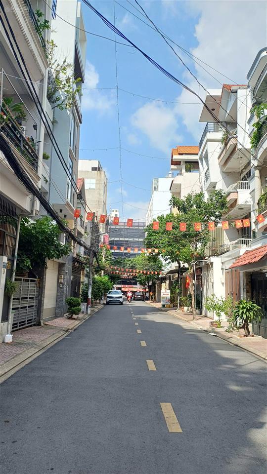 Biệt thự, hẻm 8m  khu vip tân sơn nhì  8x17m, 3 tầng  cam kết chuẩn 100%