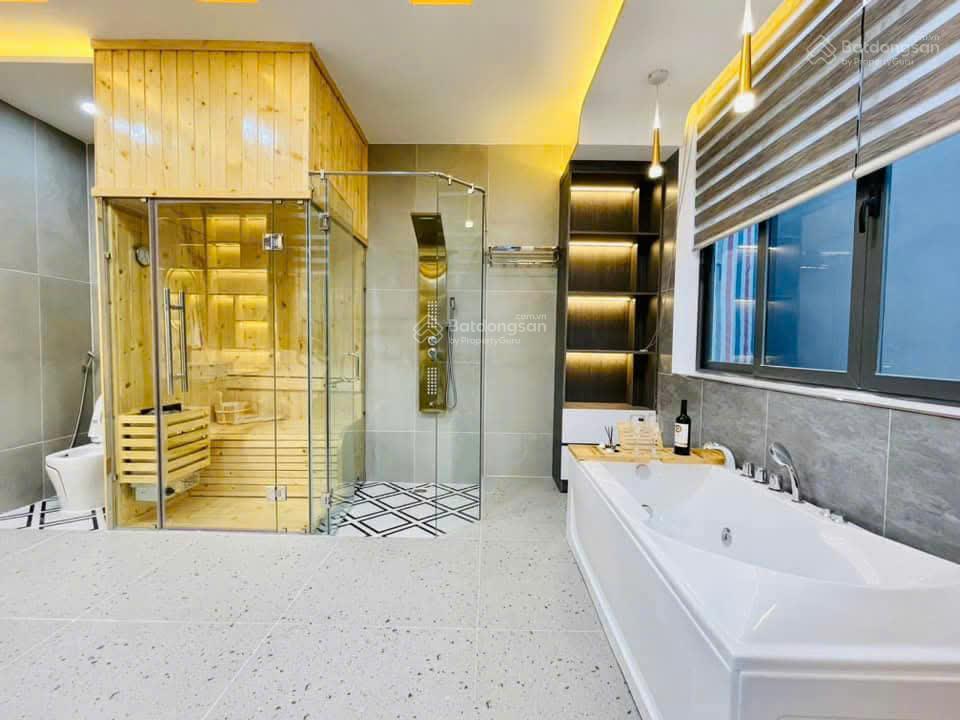 Biệt thự, hẻm 8m  khu vip tân sơn nhì  8x17m, 3 tầng  cam kết chuẩn 100%