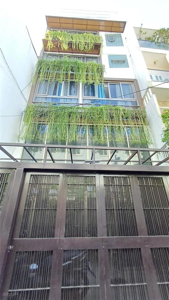 Nhà đẹp, hẻm 8m  khu vip nguyễn thái bình  5 tầng, 6x13m  cho thuê 35tr/tháng