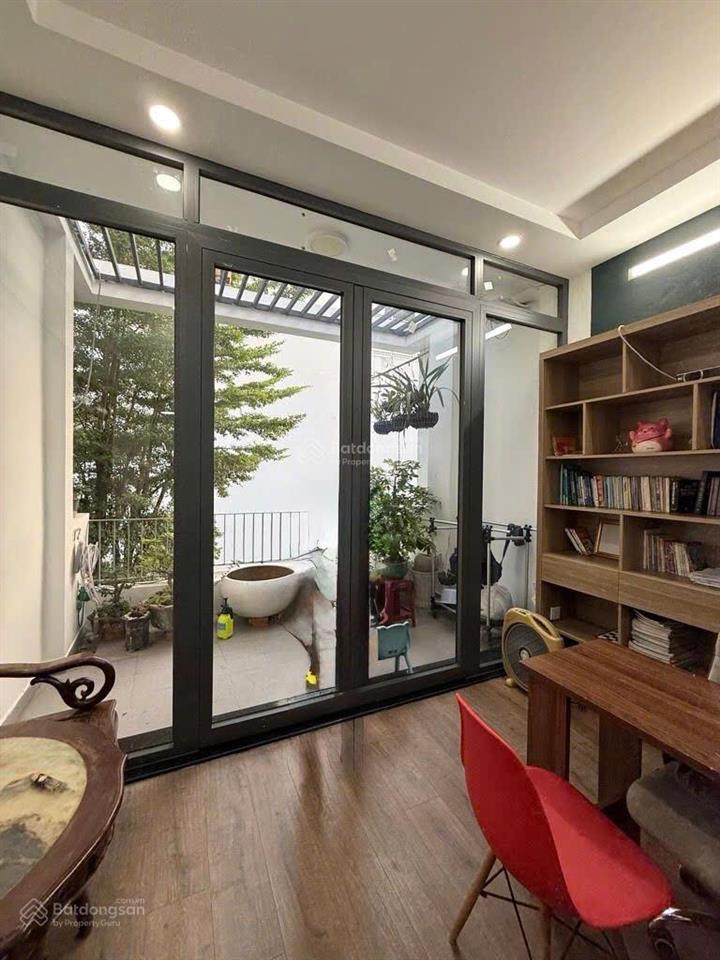 Bán nhà 3 tầng hẻm xe hơi đường nguyễn hữu tiến  48m2 (4*12m)  3pn 3 wc  nhỉnh 7 tỷ