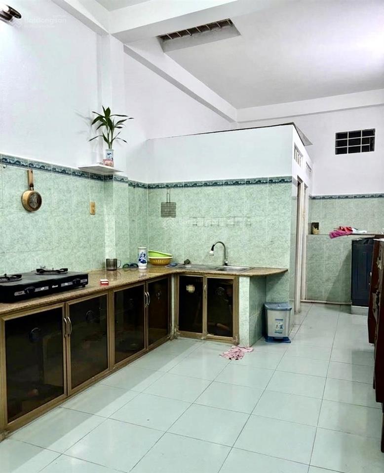 Bá nhà 7.5 tỷ nhà 3 tầng 70m2 sát chợ rạch ông quận8