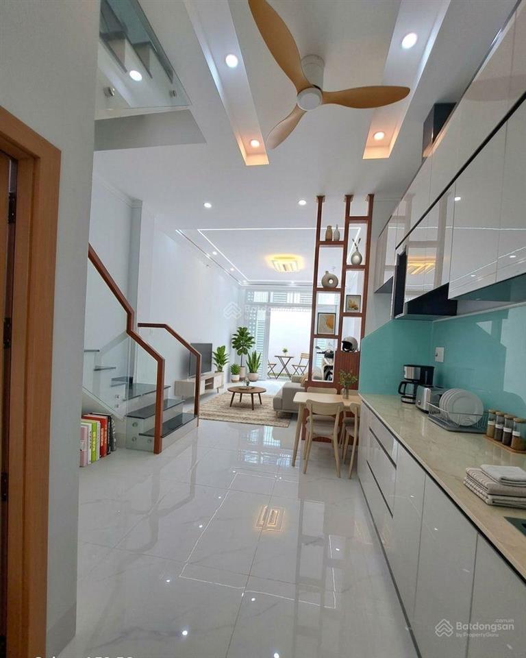 Nhà đẹp rẻ  hơn 3 tỷ  shr  hxh  dtsd 72m2  hậu giang, 2 tầng, trung tâm quận 6, giáp quận 5