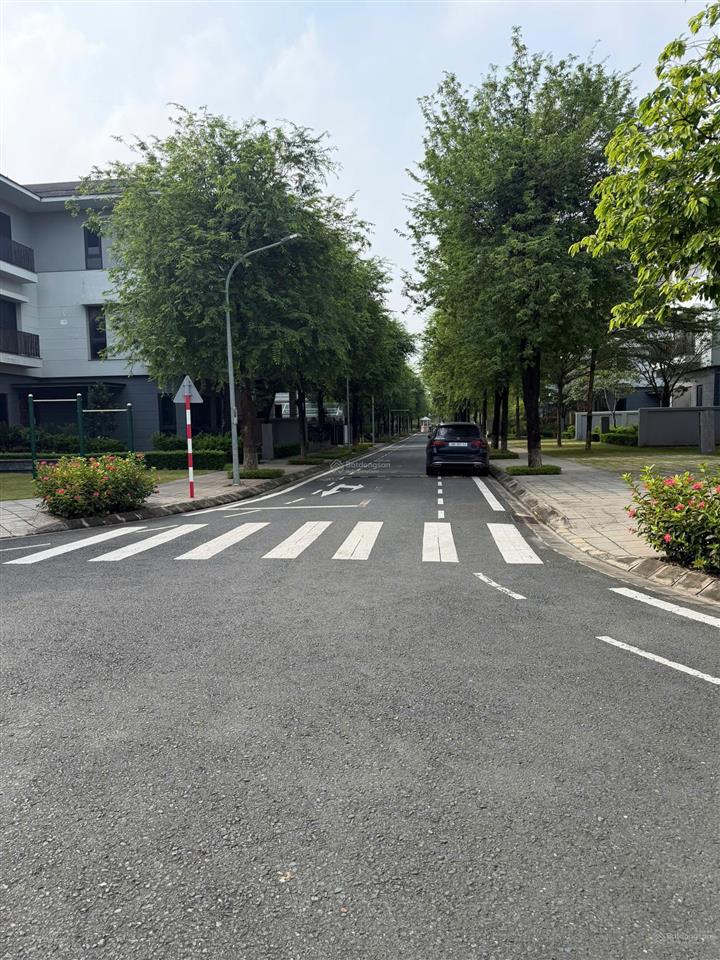 Bán biệt thự kdt lakeside villas mailand hanoi 270m2 230 triệu/m2, 3 bước ra hồ