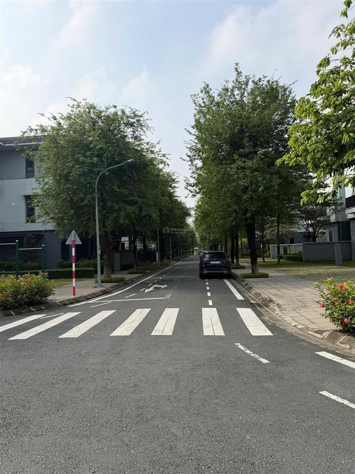 Bán biệt thự kdt lakeside villas mailand hanoi 270m2 230 triệu/m2, 3 bước ra hồ