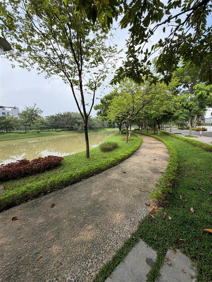 Bán biệt thự kdt lakeside villas mailand hanoi 270m2 230 triệu/m2, 3 bước ra hồ