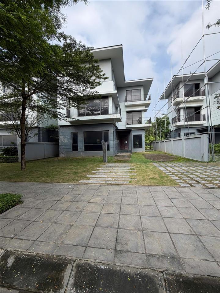 Bán biệt thự kdt lakeside villas mailand hanoi 270m2 230 triệu/m2, 3 bước ra hồ