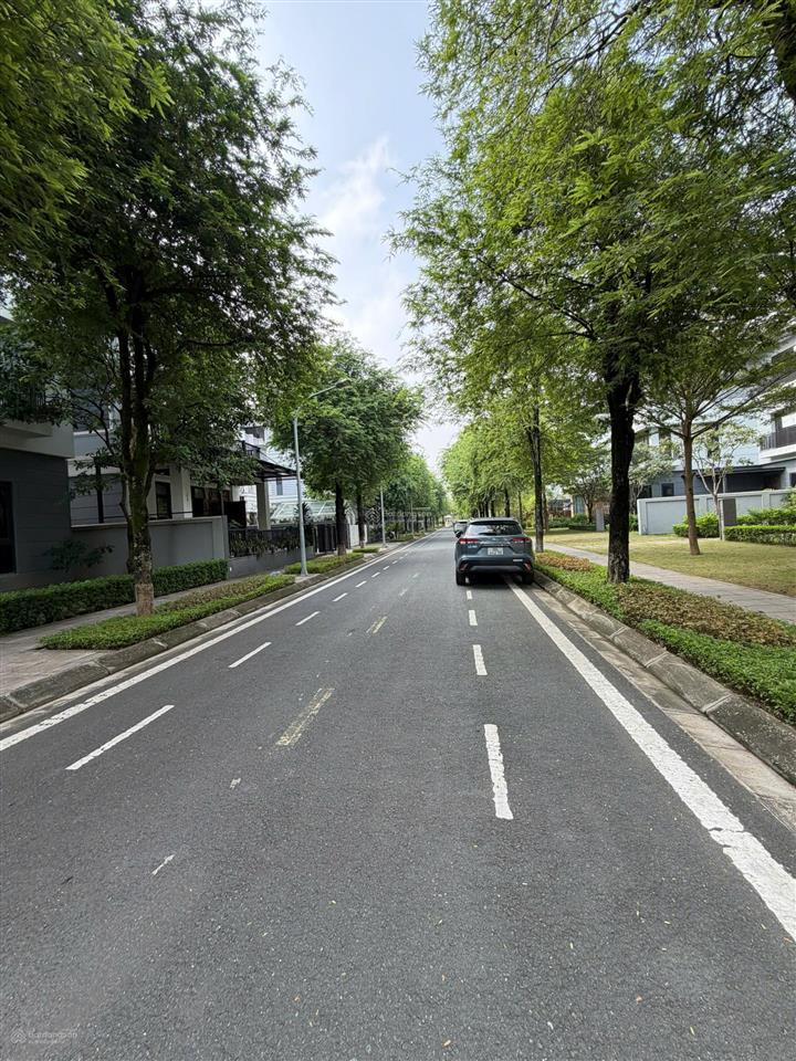 Bán biệt thự kdt lakeside villas mailand hanoi 270m2 230 triệu/m2, 3 bước ra hồ