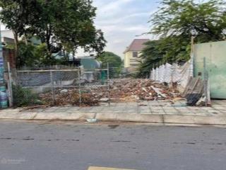 Cần bán gấp lô đất 6x50 300m vuông mặt tiền đường phú giáo bd giá rẻ