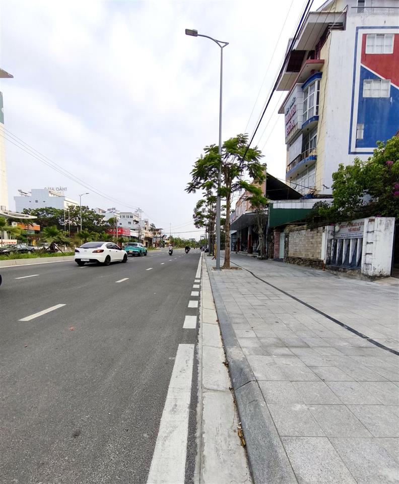 Nhà mặt tiền phạm văn đồng tp huế dòng tiền 40tr/tháng