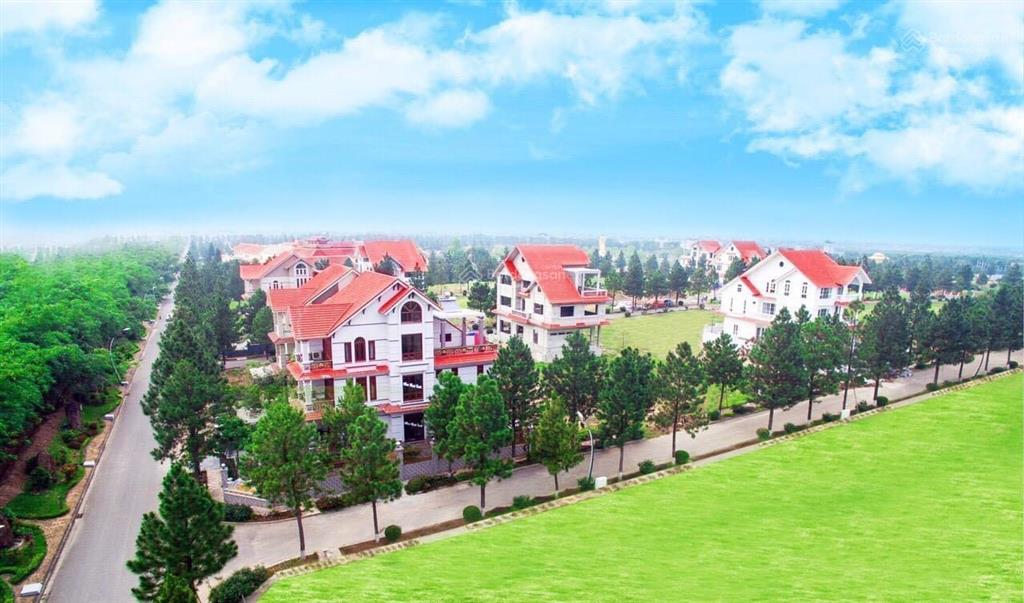 Chính chủ bán lô 400m2, hướng đẹp, không lỗi lầm, giá 72 tr/m2 đất, vị trí đẹp