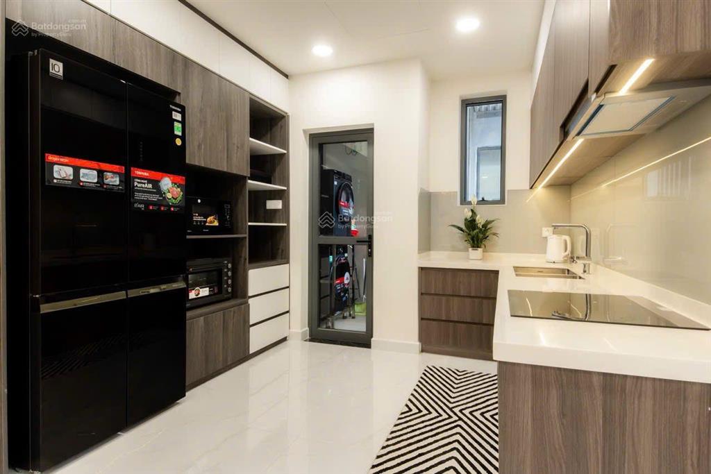 Cho thuê căn hộ chung cư the harmona, giá cực chất 11 triệu , 80m2,2pn,2wc. 0932 132 *** gặp hiển