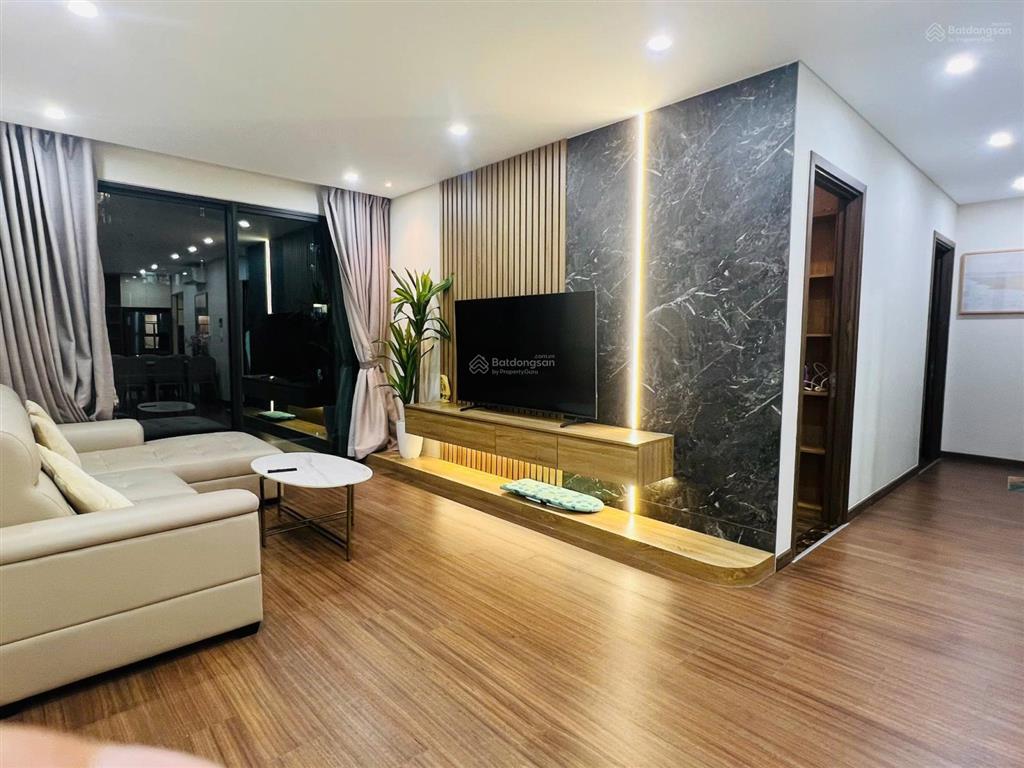 Cho thuê ch 2pn, 2wc, 75m² tại cộng hòa plaza, 12 triệu vnd.  0932 132 *** gặp hiển