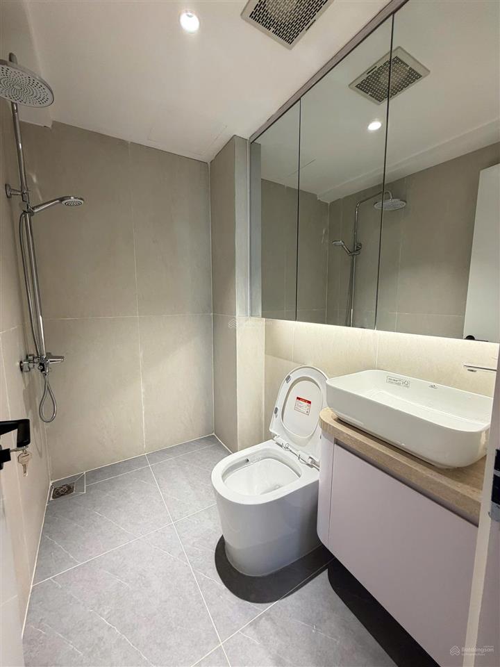 Cho thuê ch 2pn, 2wc, 75m² tại cộng hòa plaza, giá tốt 12 triệu vnd.  0932 132 *** gặp hiển
