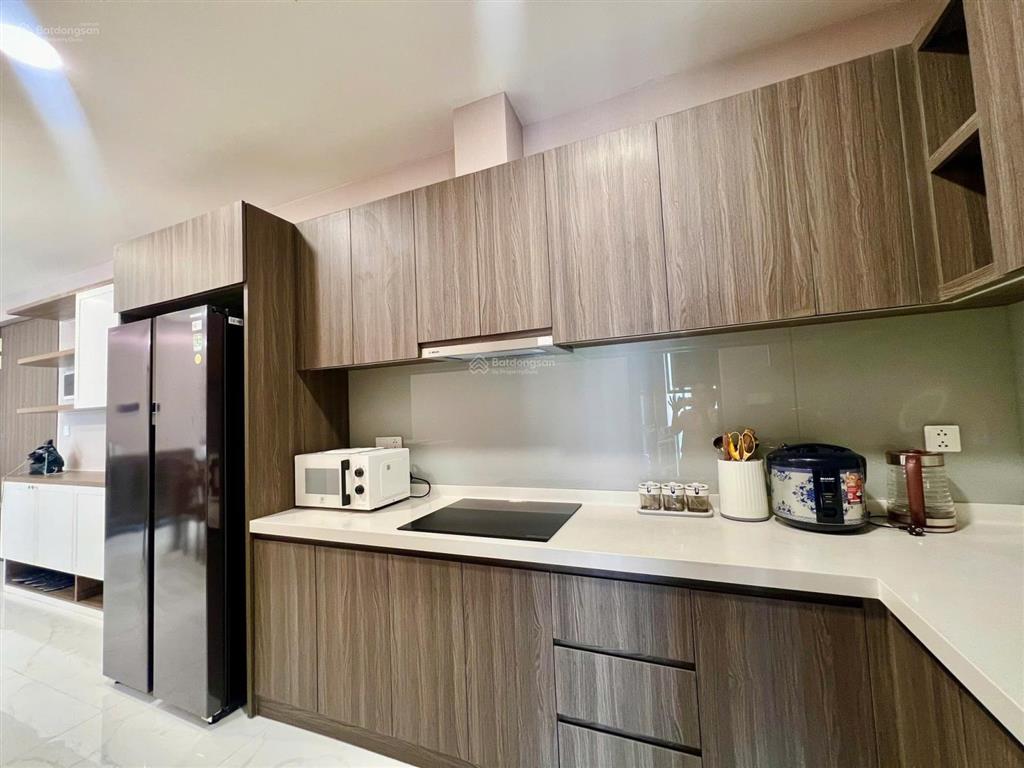 Cho thuê căn hộ cc 1pn 1wc tại screc tower quận 3, 11 triệu vnd, 55 m2.  0932 132 *** gặp hiển