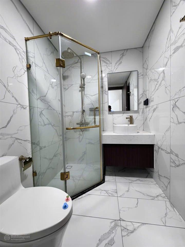 Gấp gấp cho thuê căn hộ 3pn, 3wc, 130m2 tại sky center, giá cực chất, phổ quang, p2, tân bình, hcm