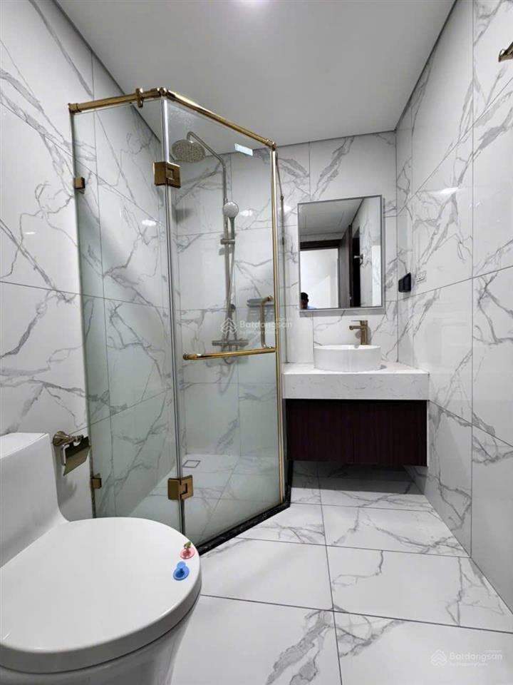 Cho thuê gấp cc 2pn, 1wc, 63m2, 14 triệu tại rivera park sài gòn, q10,hcm. 0932 132 *** gặp hiển
