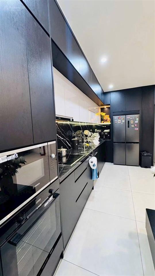 Cho thuê ch 3pn, 2wc, 120m2 tại the flemington, 23 triệu vnd, căn góc 2 ban công siêu đẹp.