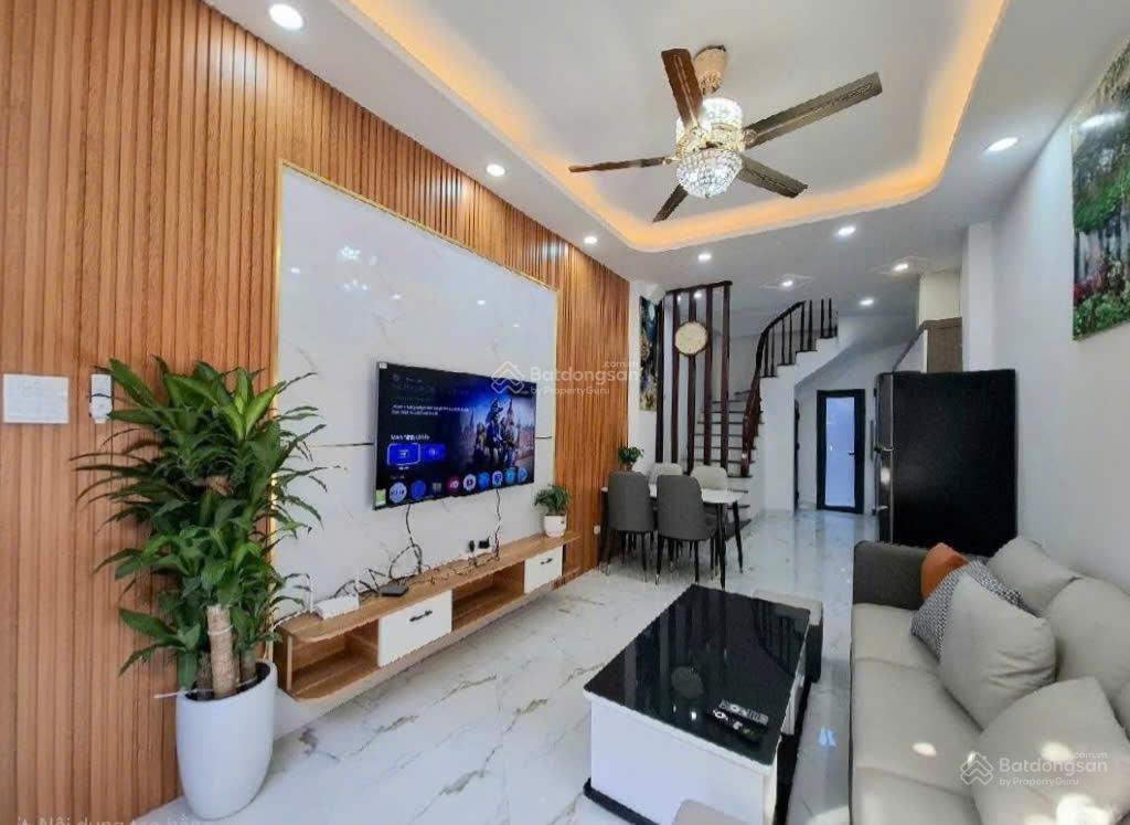 Chính chủ gửi bán nhà 4 tầng mới full đồ chỉ 4ty2 ngay cầu mai lĩnh ngay ngõ oto 8m