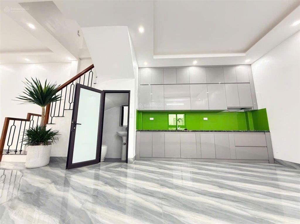 Chính chủ gửi bán lô góc 60m2 nhà mới 5 tầng 3 mặt thoáng phú lương hà đông 8ty3