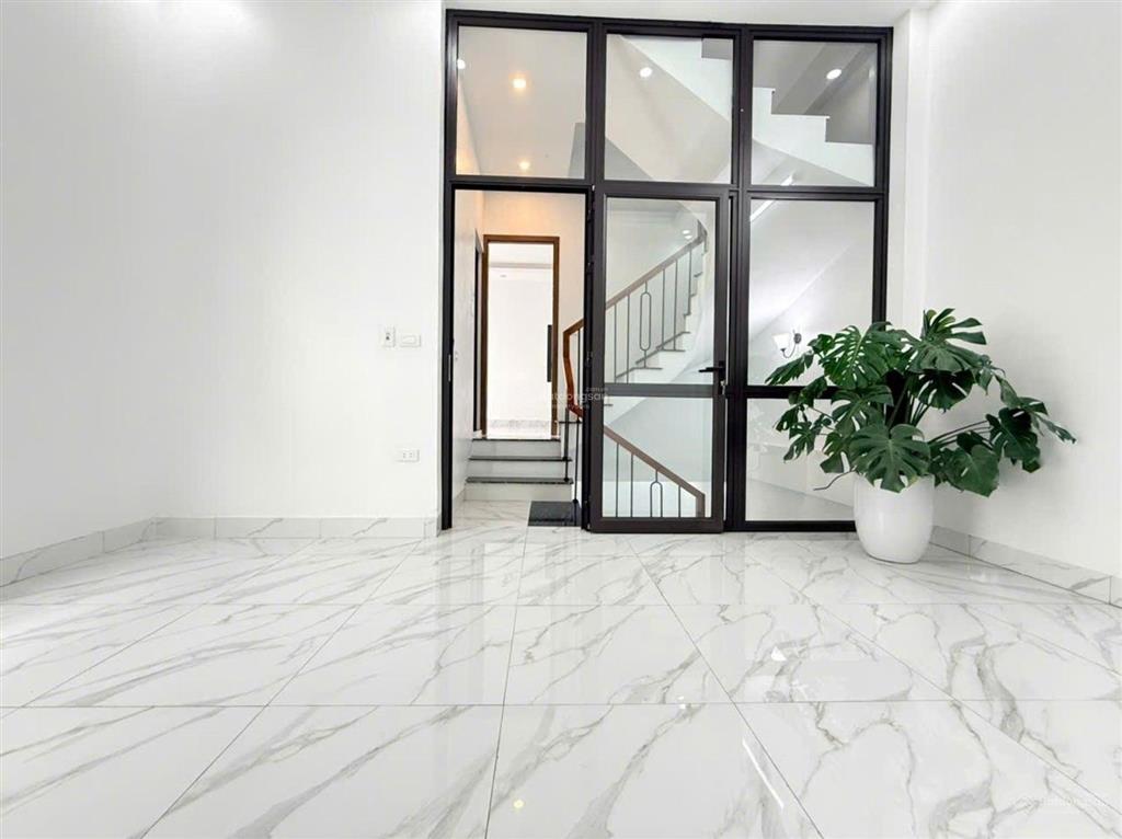 Chính chủ gửi bán lô góc 60m2 nhà mới 5 tầng 3 mặt thoáng phú lương hà đông 8ty3