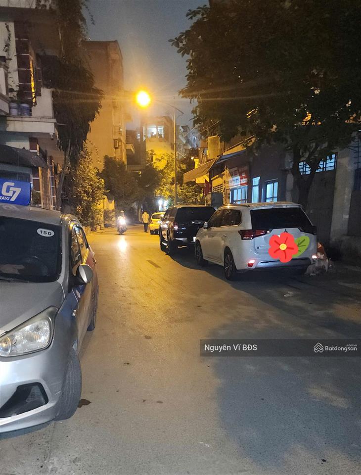 Duy nhất 1 căn chính chủ gửi bán nhà 5 tầng 30m kđt văn phú hà đông ngõ oto đủ đồ nhà đẹp 9ty85