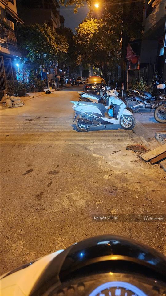 Duy nhất 1 căn chính chủ gửi bán nhà 5 tầng 30m kđt văn phú hà đông ngõ oto đủ đồ nhà đẹp 9ty85