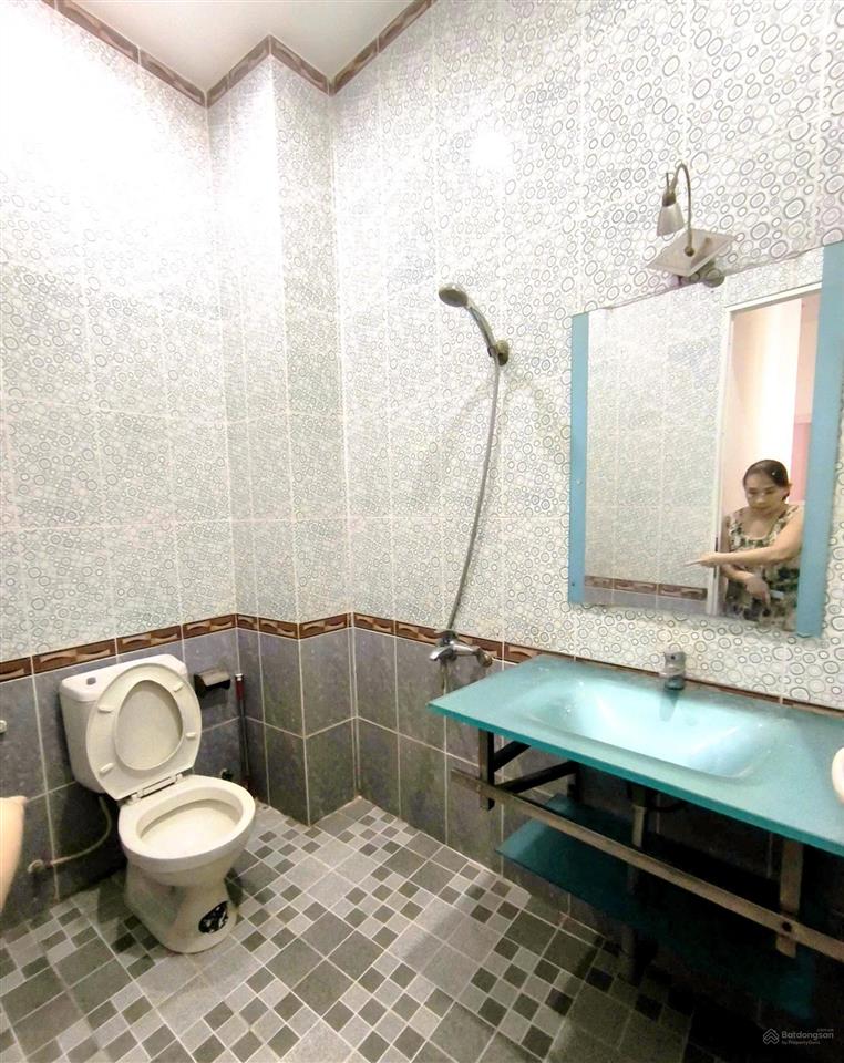 Chính chủ cho thuê phòng máy lạnh cửa sổ giá sinh viên tân bình gần công viên lê thị riêng