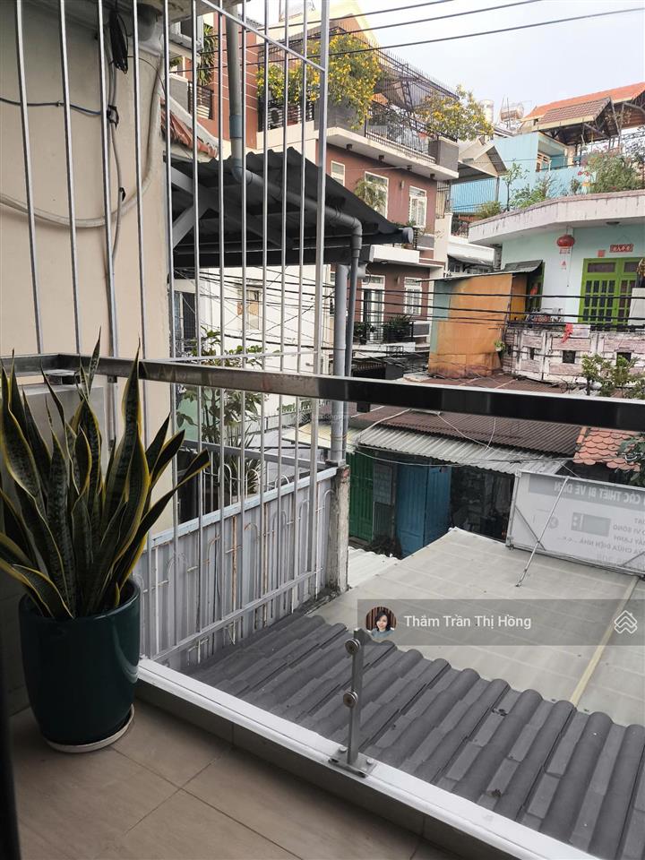 Chính chủ cho thuê phòng đẹp full nội thất có ban công sát phú nhuận