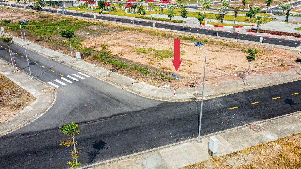 Cần bán lô góc F1 - XX ngay quãng trường trung tâm đối diện đường đua Go - cart chính chủ