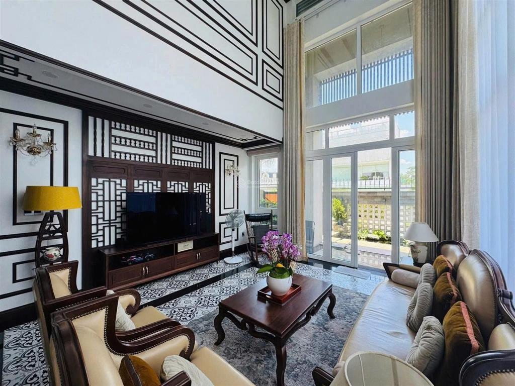 Siêu phẩm biệt thự góc 3 mặt tiền đường hoàng dư khương, q10  dt 8 x 25  3 tầng  giá 43 tỷ