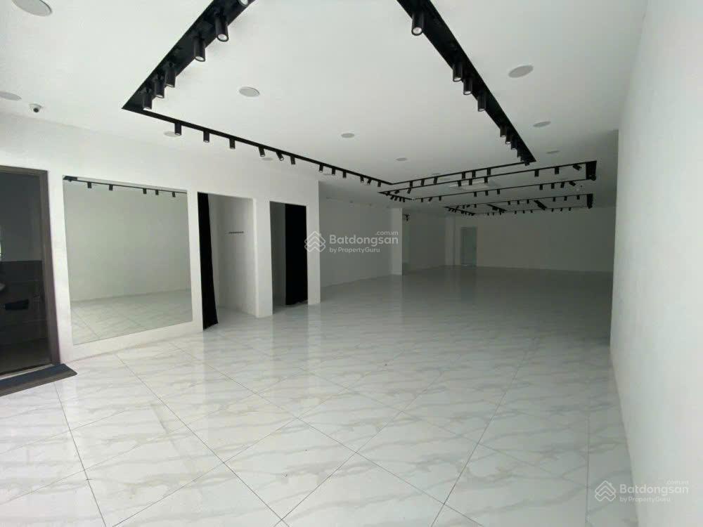 Duy nhất quận 10, vị trí đẹp bán nhà mặt tiền tô hiến thành góc sư vạn hạnh  dt 4.2 x 22  28 tỷ