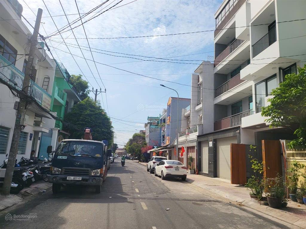 Quận 8 hàng ngon  5.2 x 40m  xe tải tránh nhau  chủ gấp bán
