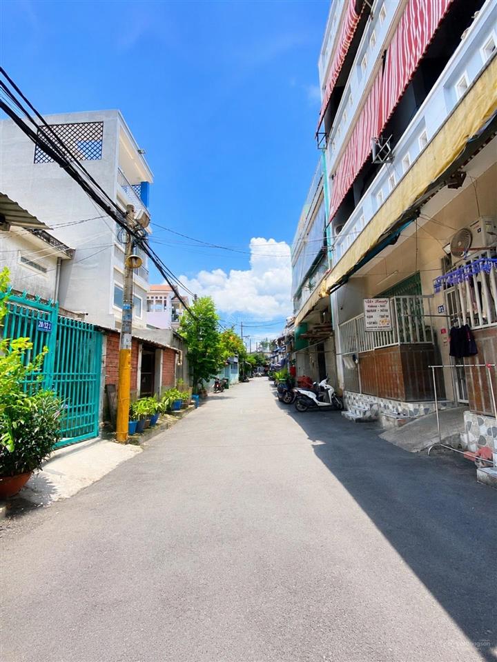 Bình tân  gần aeon bình tân  108m2 (ngang gần 5m)  nở hậu  tiện xây mới  giá chỉ 6