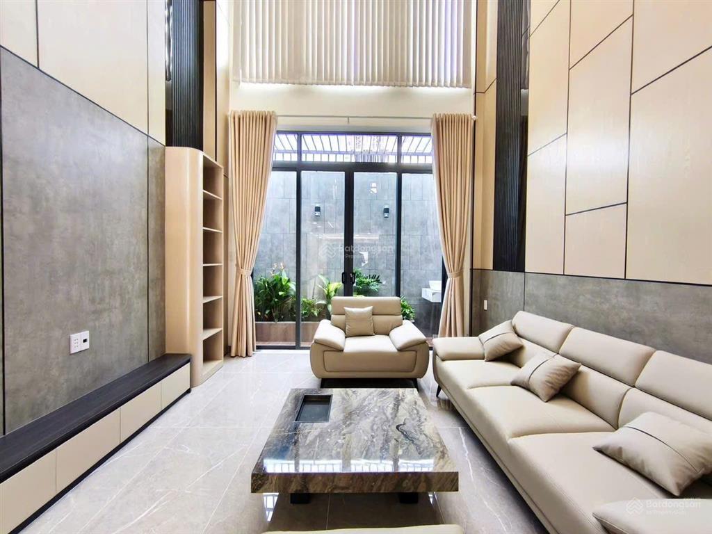 Bình tân (4 x 18) xe hơi ngủ trong nhà  thang máy  chủ gấp bán