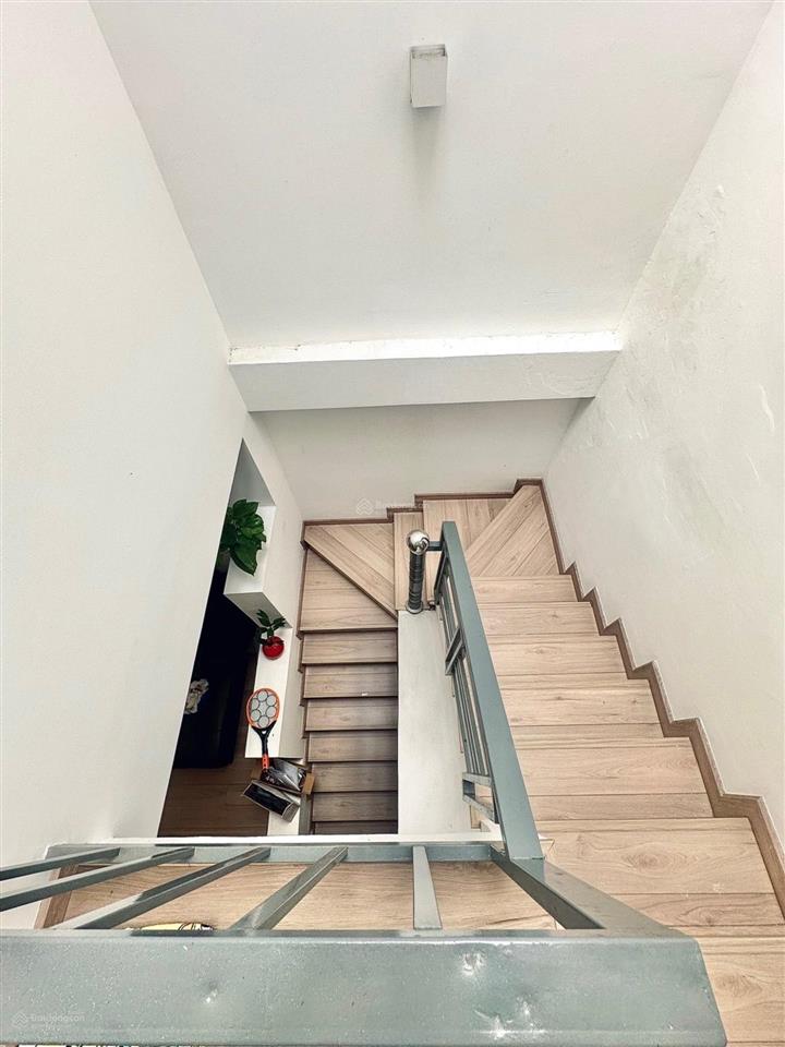Bình tân  hẻm nhựa xe tải 1 sẹc  104m2(4x26m)  tặng full nội thất  sổ vuông a4  chỉ 6.x tỷ