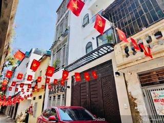 Bán nhà phố trần đại nghĩa. 2 nhà ra mặt phố 47m. 4t. mt 4m. ôtô con đỗ cửa. giá 13 tỷ nhỉnh có bớt
