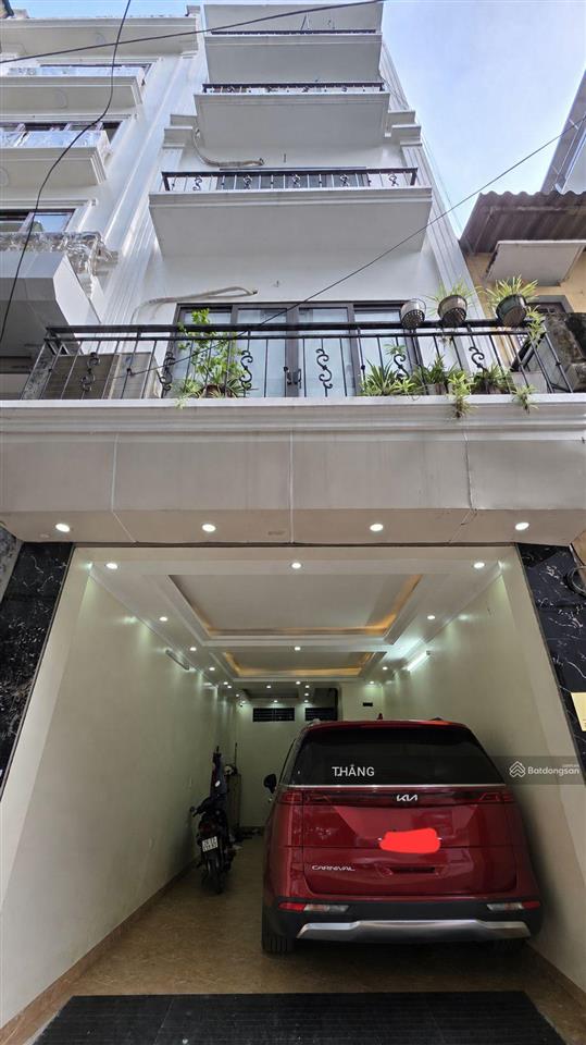 Cần bán gấp nhà phân lô đền lừ , xd45m, 5t. mt 4,2m. gara ô tô, thang máy chờ, giá tốt thương lượng