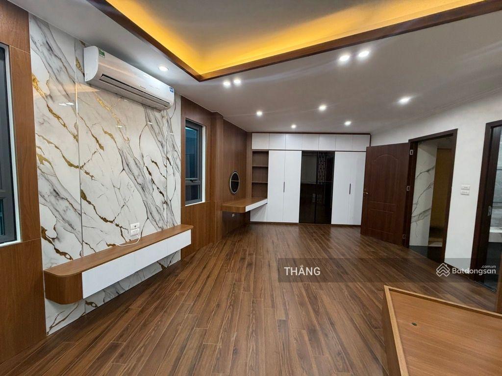 Cần bán nhà mặt ngõ ô tô đỗ cửa phố lạc trung, 56m, 5t. mt 5m.lô góc, kinh doanh, giá 15 tỷ có bớt