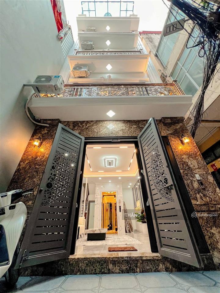 Chính chủ cần bán lô góc phố trần khát chân. 50m sd. 6t..mt 4,2m. ngõ 3m. gần phố. 12 tỷ hơn.