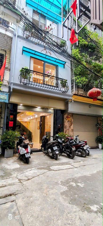 Bán nhà trương định 42m x 4t, mt 4.2m, ngõ rộng 6m đỗ xe thoải mái, sát mặt phố  giá 10 tỷ nhỉnh
