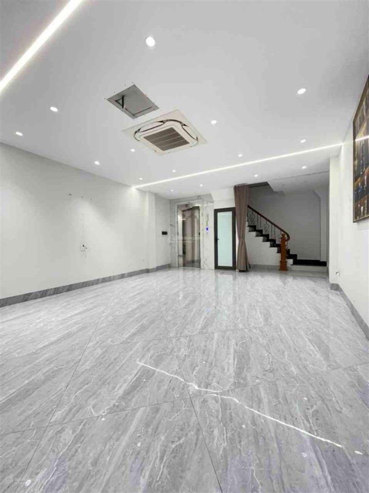 Gia đình cần tiền bán nhanh căn phân lô đền lừ. 50m, 6t. mt 4m. thang máy, kinh doanh. hơn chục tỷ.
