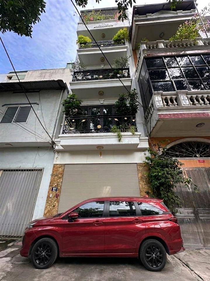 Gia đình cần tiền bán nhanh căn phân lô đền lừ. 50m, 6t. mt 4m. thang máy, kinh doanh. hơn chục tỷ.