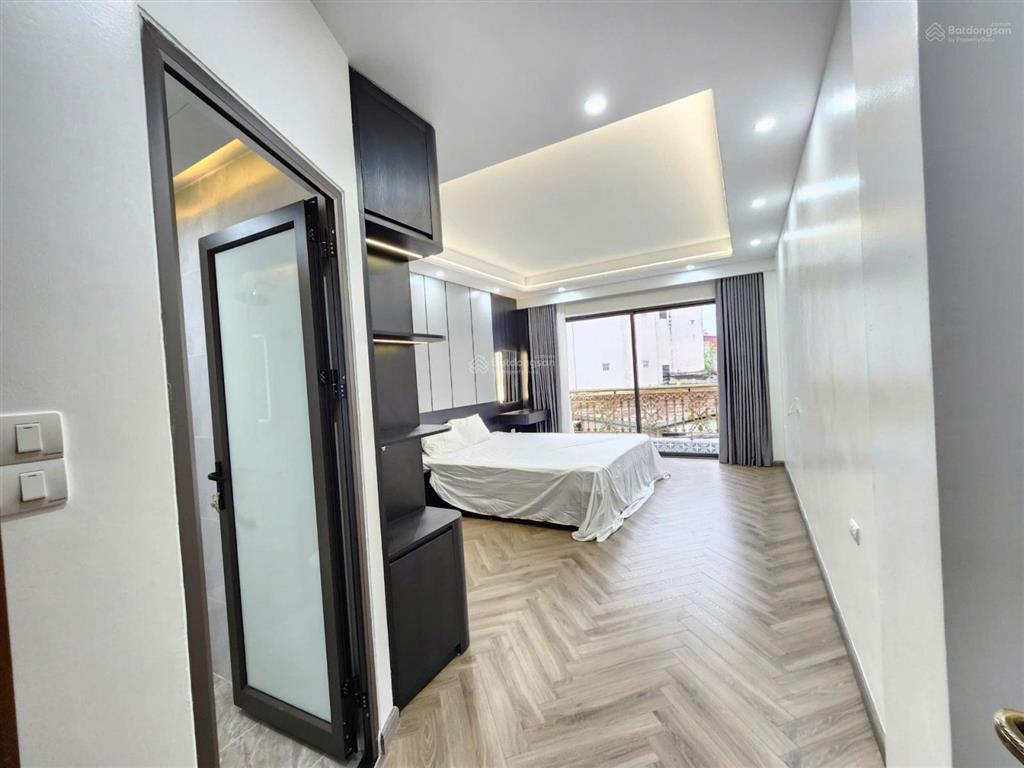 Chỉ 18 tỷ nhỉnh có ngay nhà mặt phố đền lừ 7 tầng thang máy kinh doanh bất chấp. 45m. mt. 4,2m.